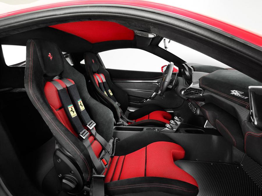 Интерьер Ferrari 458 Speciale 2013 года  (фото 39 из 43)